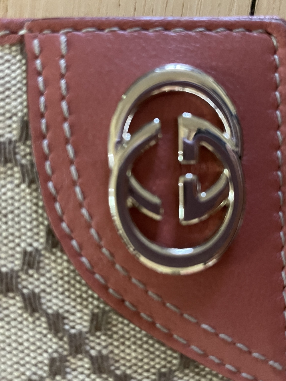 Gucci Beige Monogram Canvas Bifold Wallet with Pink Trim - Picture 3 of 10
